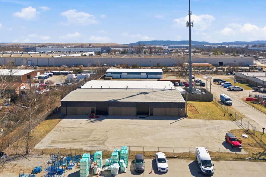 More Photos Of 473 Roberts Ave, Louisville Warehouse For Sale