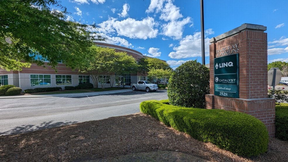 More Photos Of 2528 Independence Blvd, Wilmington Office For Lease