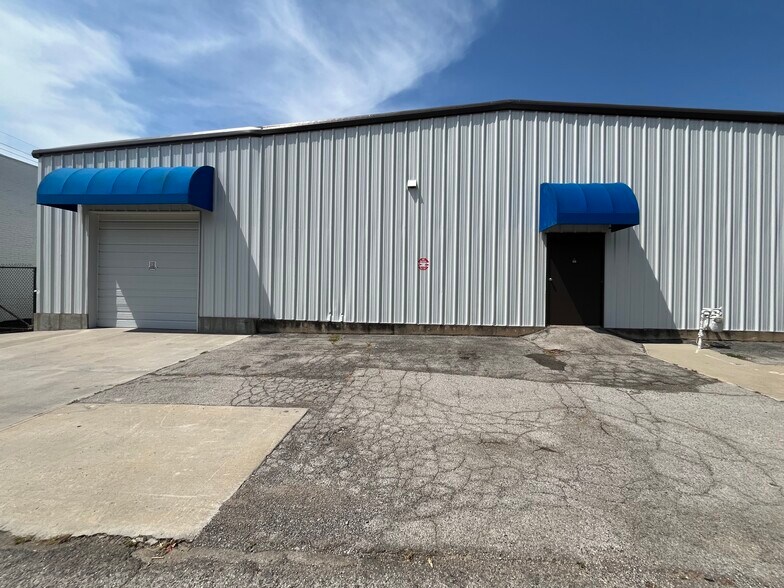 More Photos Of 1020 S Quaker Ave, Tulsa Warehouse For Lease