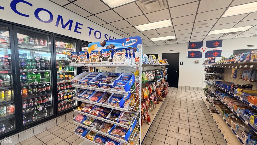 More Photos Of 606 Shirlee St, Vincennes Service Station For Sale