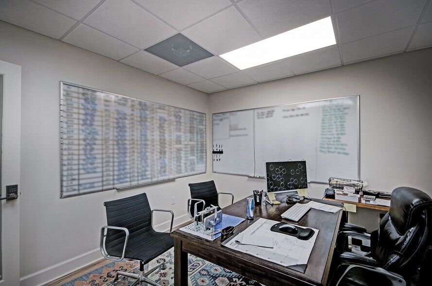 More Photos Of 905 N State St, Jackson Coworking Space