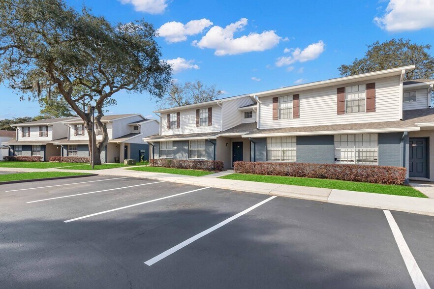 More Photos Of 39 Herald Dr, Leesburg Apartments For Sale