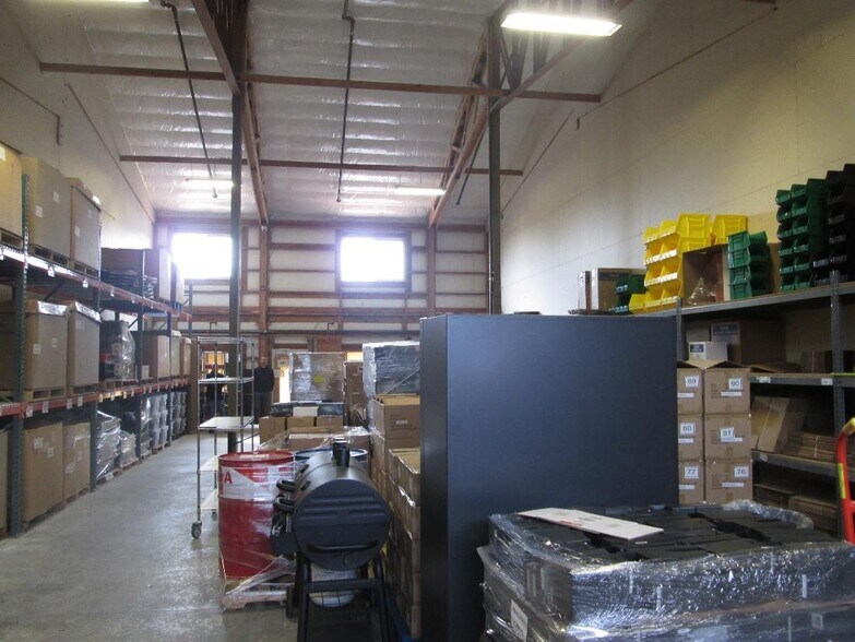 More Photos Of 2693 Delta Ring Rd, Ferndale Warehouse For Lease