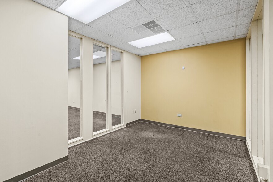 More Photos Of 704 N Cannon Blvd, Kannapolis Bank For Lease