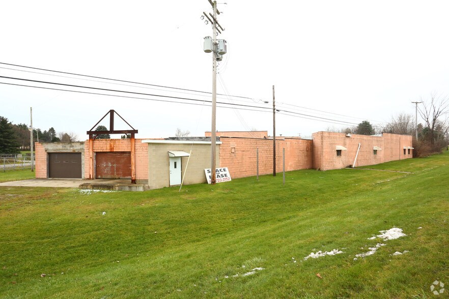 More Photos Of 2711 S M 52, Owosso Warehouse For Lease