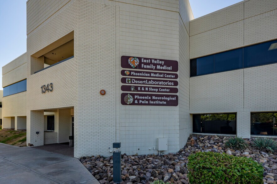 More Photos Of 1343 N Alma School Rd, Chandler Medical For Lease