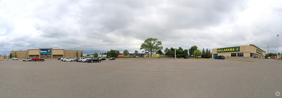 More Photos Of 406 Bryne Dr, Barrie Freestanding For Lease