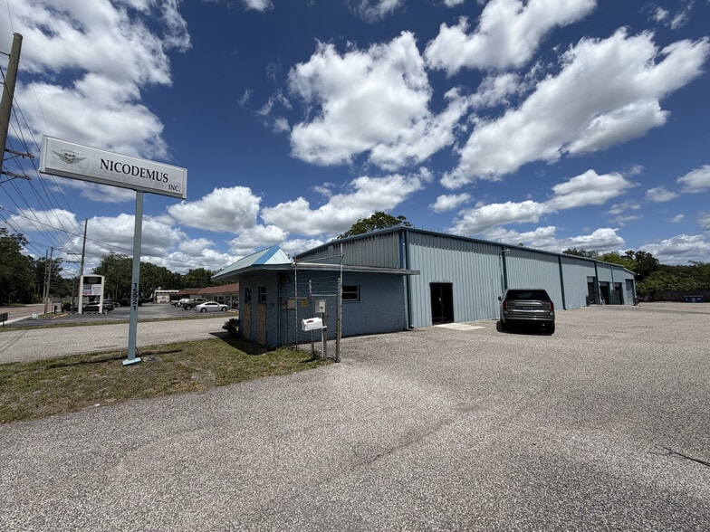 Primary Photo Of 15921 N Florida Ave, Lutz Warehouse For Sale