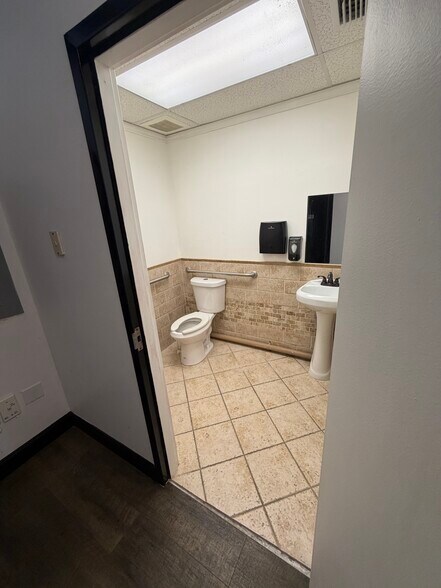 More Photos Of 4570 Lyons Rd, Coconut Creek Unknown For Lease