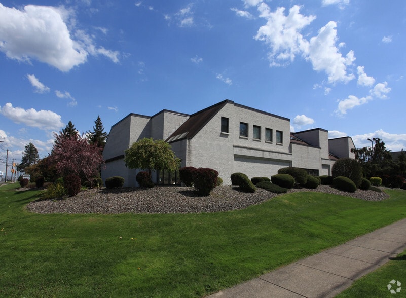 Primary Photo Of 3300 James St, Syracuse Medical For Lease