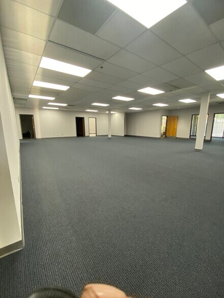 More Photos Of 5700 Highlands Pky SE, Smyrna Light Distribution For Lease