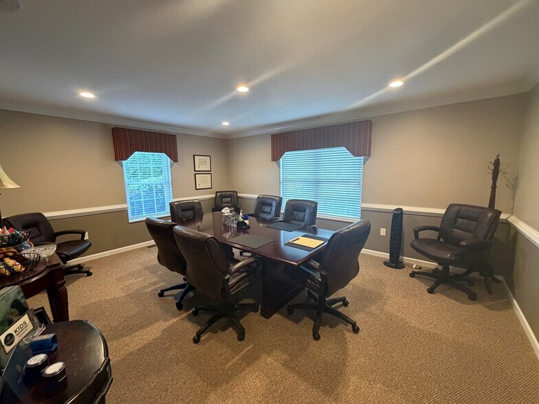 More Photos Of 730 E Second St, Blue Ridge Office For Sale