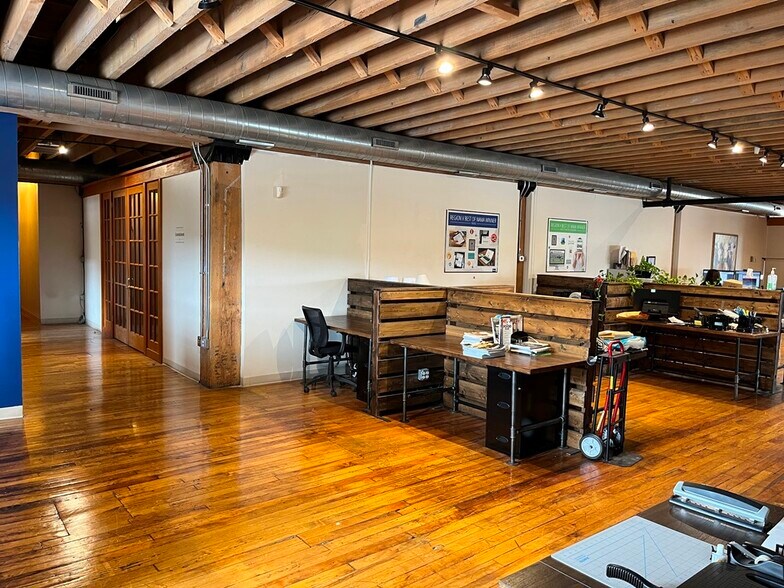 More Photos Of 1529 W Armitage Ave, Chicago Loft Creative Space For Sale