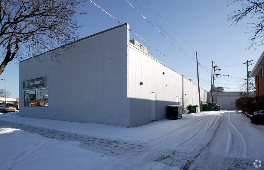 More Photos Of 8329-8349 W Appleton Ave, Milwaukee Unknown For Lease