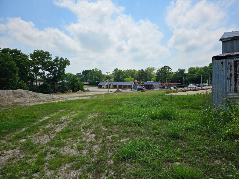 More Photos Of 1210 N 1st Ave, Durant Warehouse For Sale