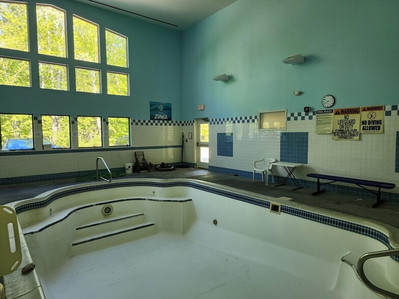 More Photos Of 899 Central St, Millinocket Medical For Sale