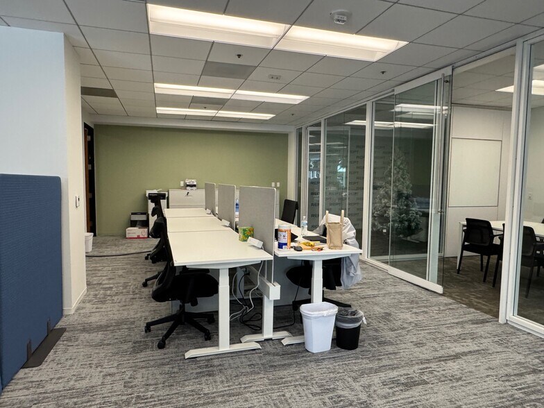 More Photos Of 18400 Von Karman Ave, Irvine Office For Lease