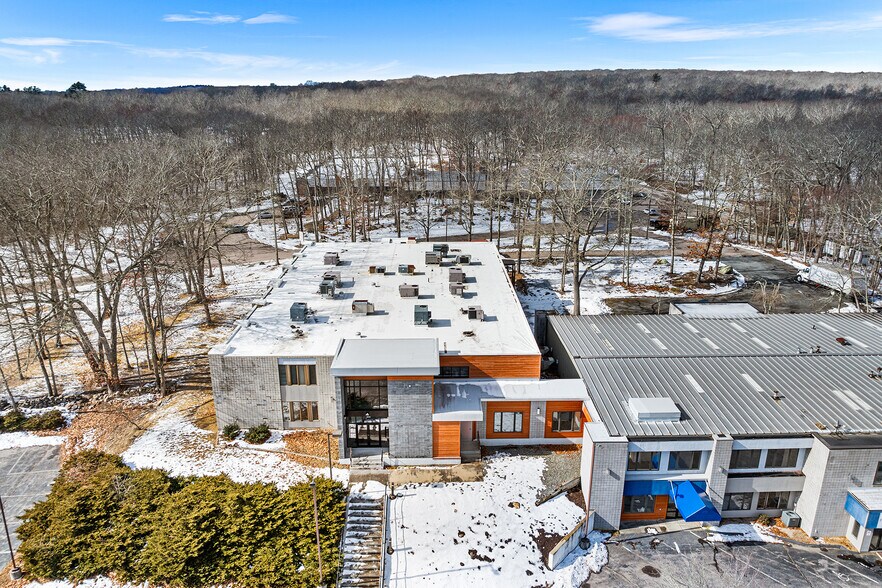 More Photos Of 183 Providence New London Tpke, North Stonington Unknown For Lease