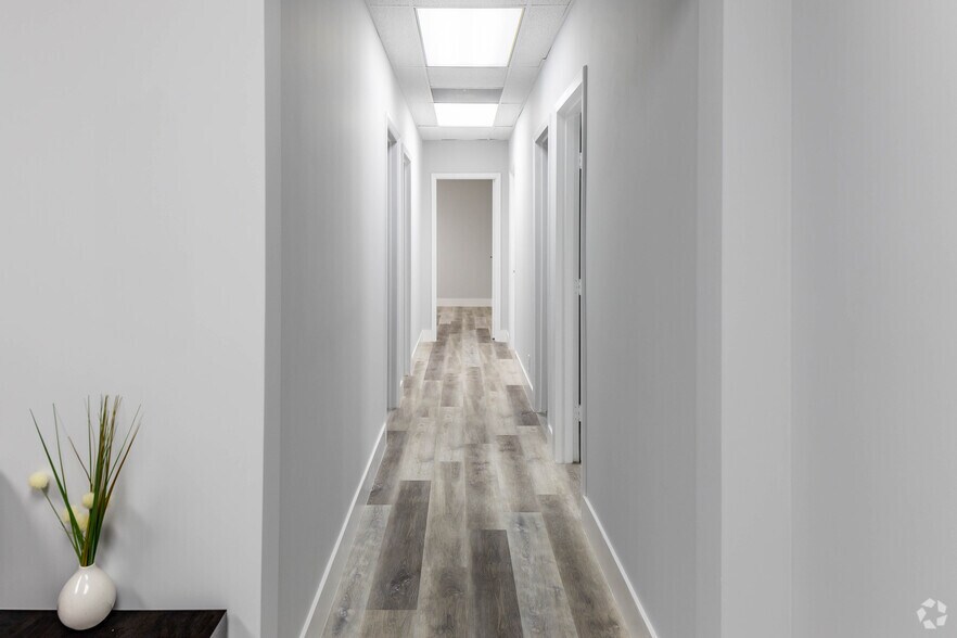 More Photos Of 2500 E Hallandale Beach Blvd, Hallandale Beach Office For Lease