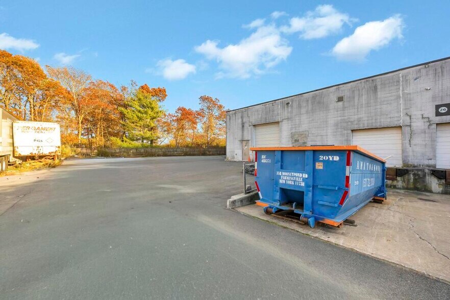 More Photos Of 2231 Fifth Ave, Ronkonkoma Warehouse For Lease