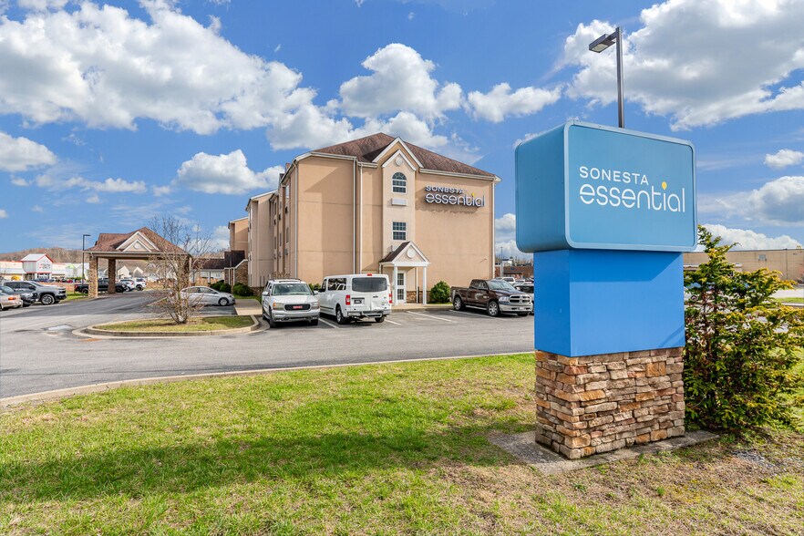 More Photos Of 20 Southland Dr, Fairmont Hotel For Sale