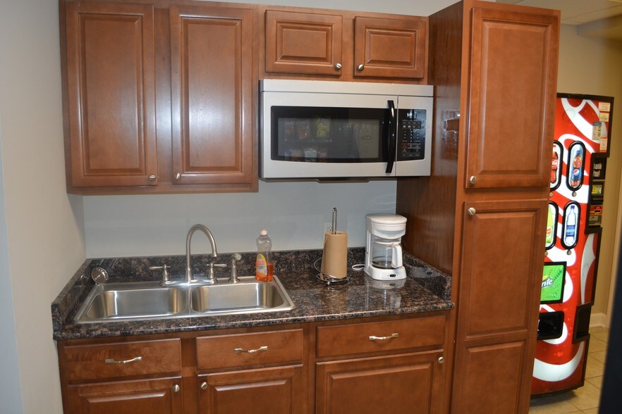 More Photos Of 1442 Military Cutoff Rd, Wilmington Medical For Lease