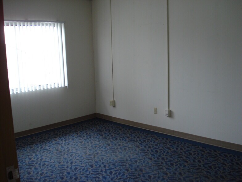 More Photos Of 113 W Northern Lights Blvd, Anchorage Unknown For Lease