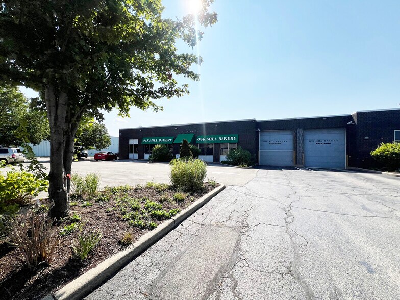 More Photos Of 2480-2490 S Wolf Rd, Des Plaines Manufacturing For Sale