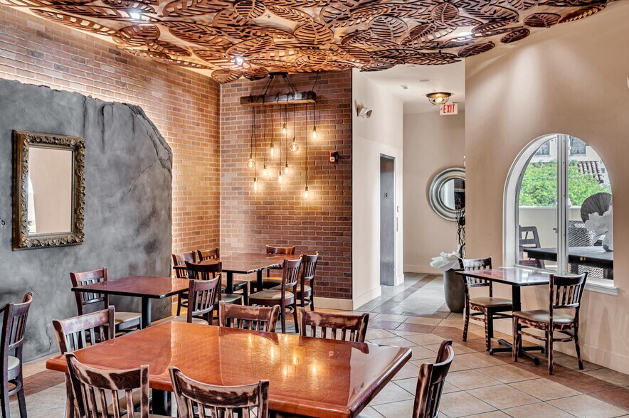 More Photos Of 223 Valencia Ave, Coral Gables Restaurant For Lease