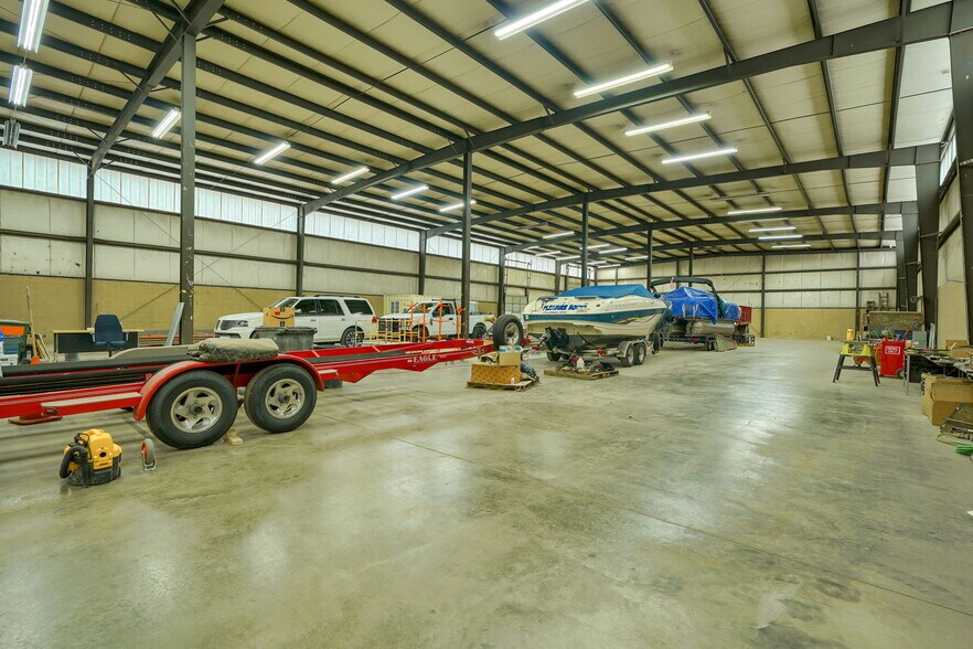 More Photos Of 7670 S Fishel Dr, Dublin Warehouse For Sale