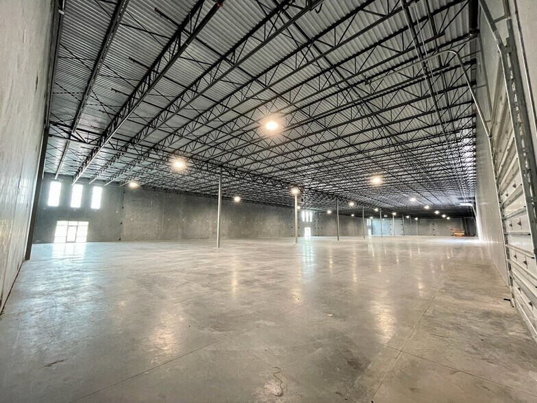 More Photos Of 8439 Palmetto Commerce Pky, Ladson Flex For Lease