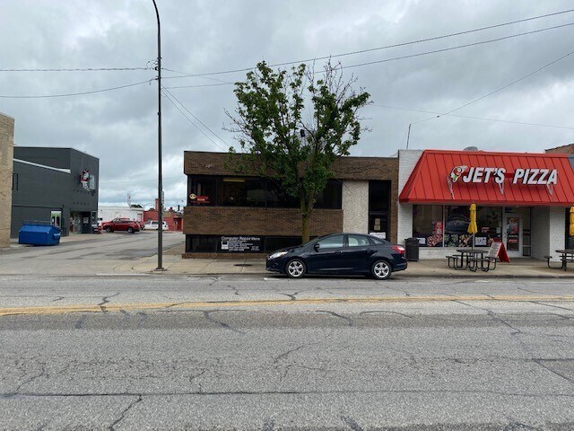 More Photos Of 211 Maple St, Big Rapids Office Residential For Lease
