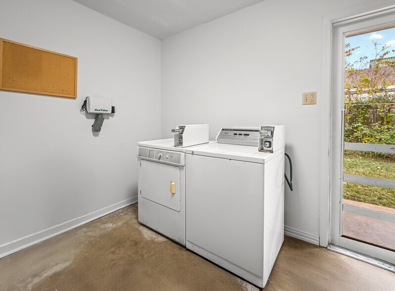 More Photos Of 401 E Main St, Brenham Apartments For Sale