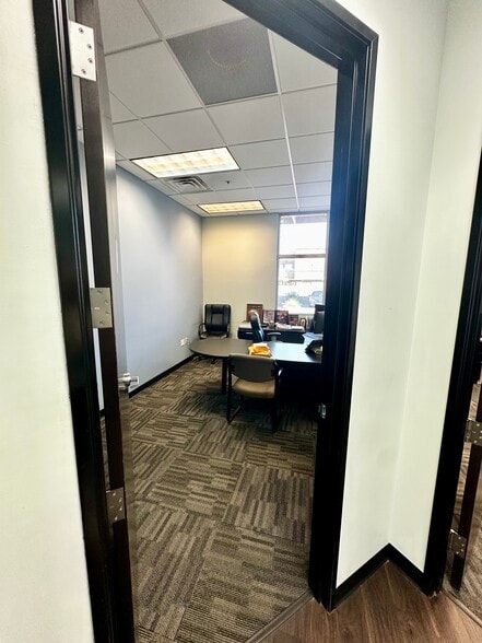 More Photos Of 17100 N 67th Ave, Glendale Office For Sale