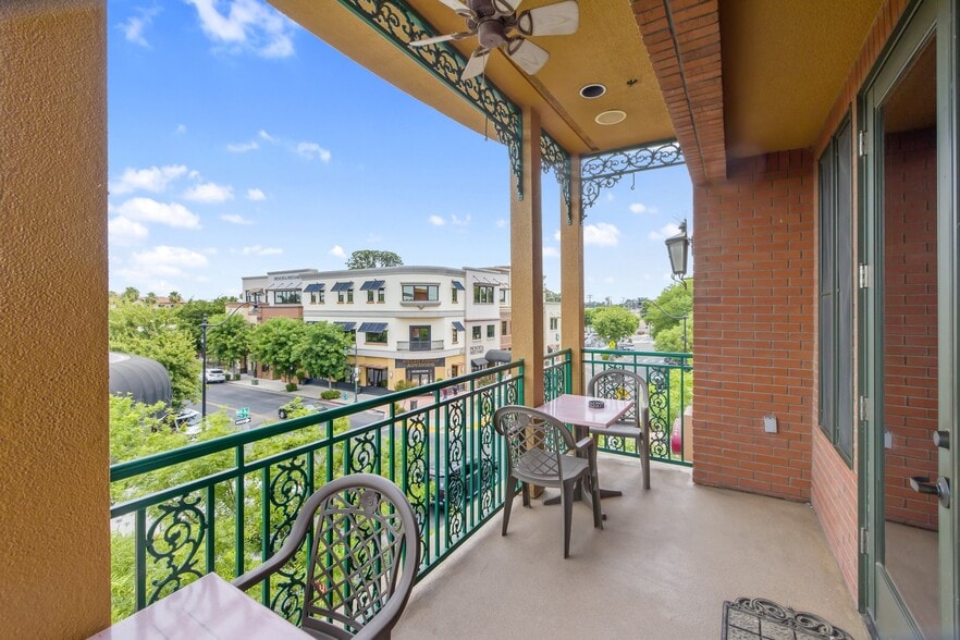 More Photos Of 333 E Main St, Visalia General Retail For Sale