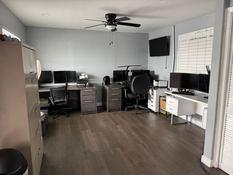 More Photos Of 201 W State Road 84, Fort Lauderdale Auto Dealership For Lease