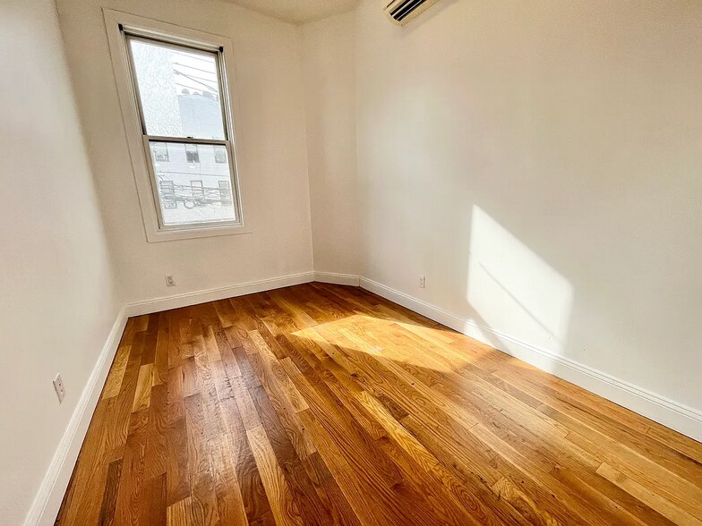 More Photos Of 293 Wyckoff Ave, Brooklyn Apartments For Sale