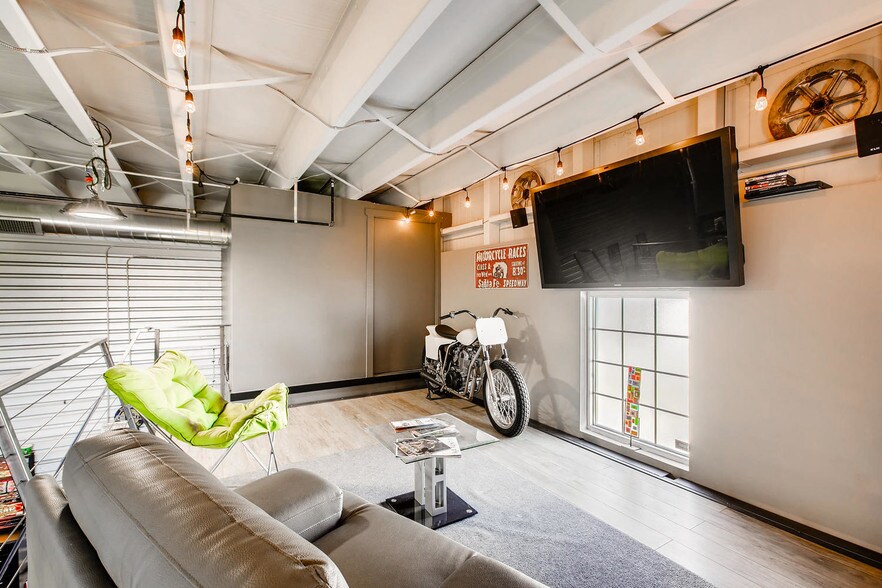 More Photos Of 9337 Commerce Center St, Highlands Ranch Showroom For Sale