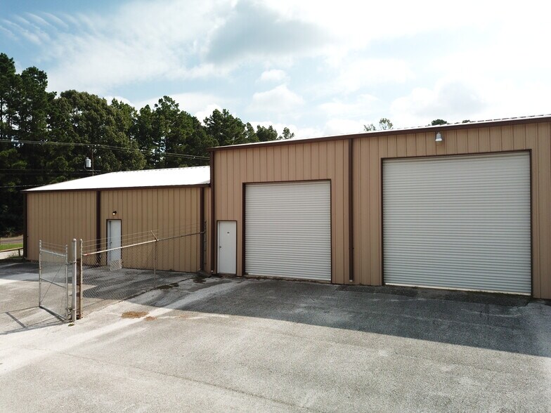 More Photos Of 3381 TX-21 Hwy, Nacogdoches Light Manufacturing For Sale