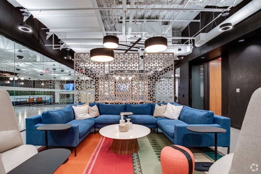 More Photos Of 45 S 7th St, Minneapolis Office For Lease