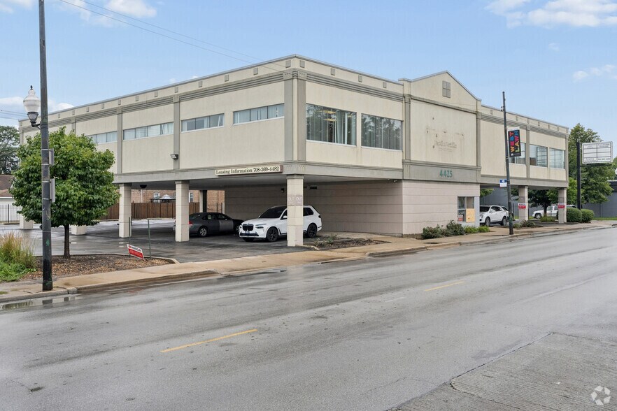 More Photos Of 4425 W 63rd St, Chicago Office For Lease