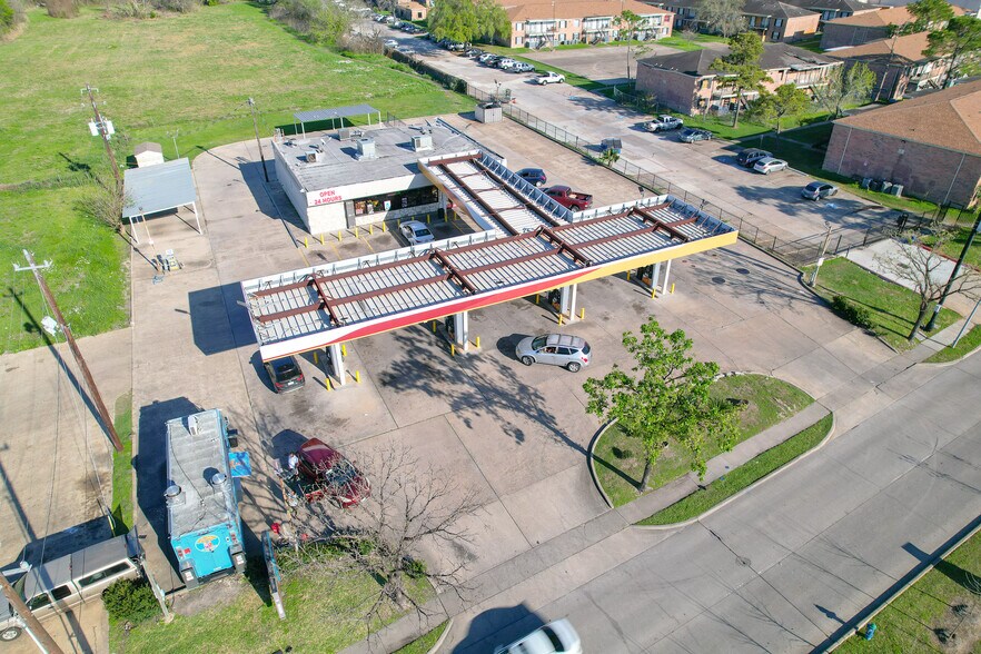 More Photos Of 7911 Wilcrest Dr, Houston Service Station For Sale