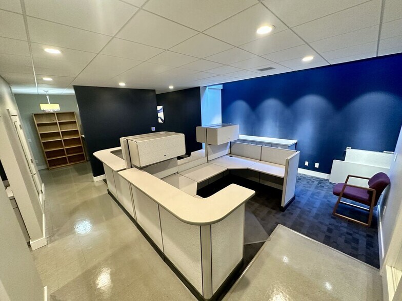 More Photos Of 1401-1451 E Lansing Dr, East Lansing Medical For Sale