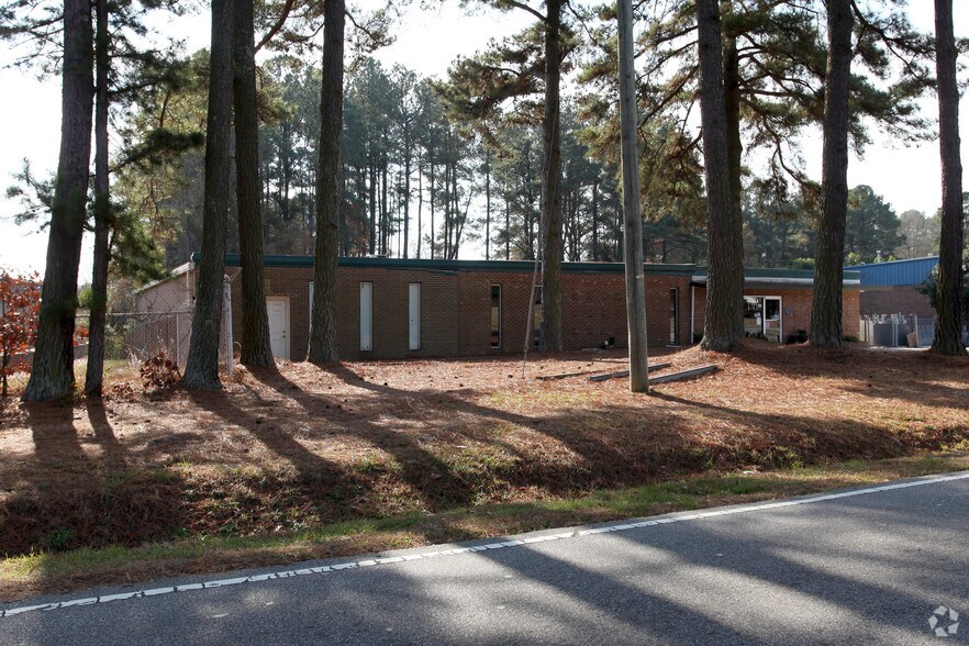 More Photos Of 1716 St Albans Dr, Raleigh Light Manufacturing For Lease