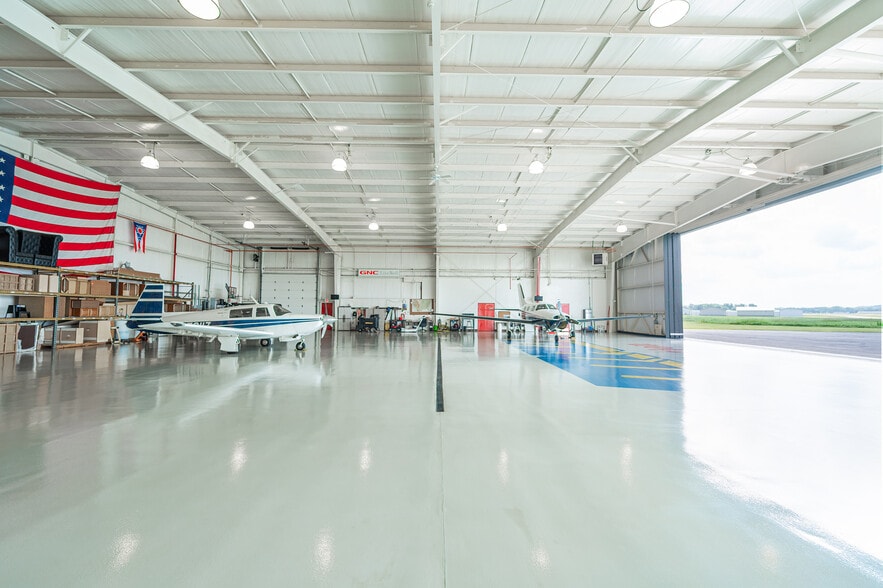 More Photos Of 300 Heath Rd, Heath Airplane Hangar For Sale
