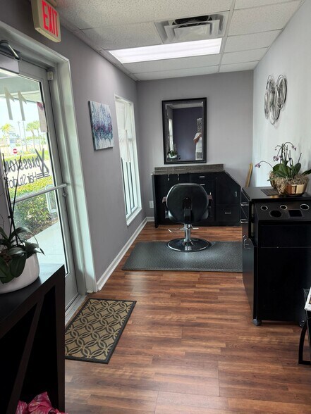More Photos Of 9371 Cypress Lake Dr, Fort Myers Unknown For Lease