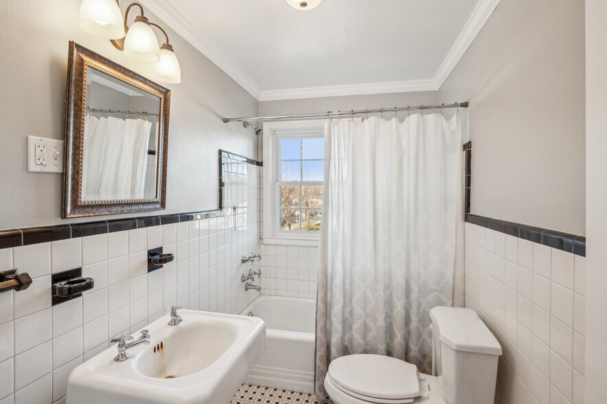 More Photos Of 2640 Main St, Glastonbury Office For Lease