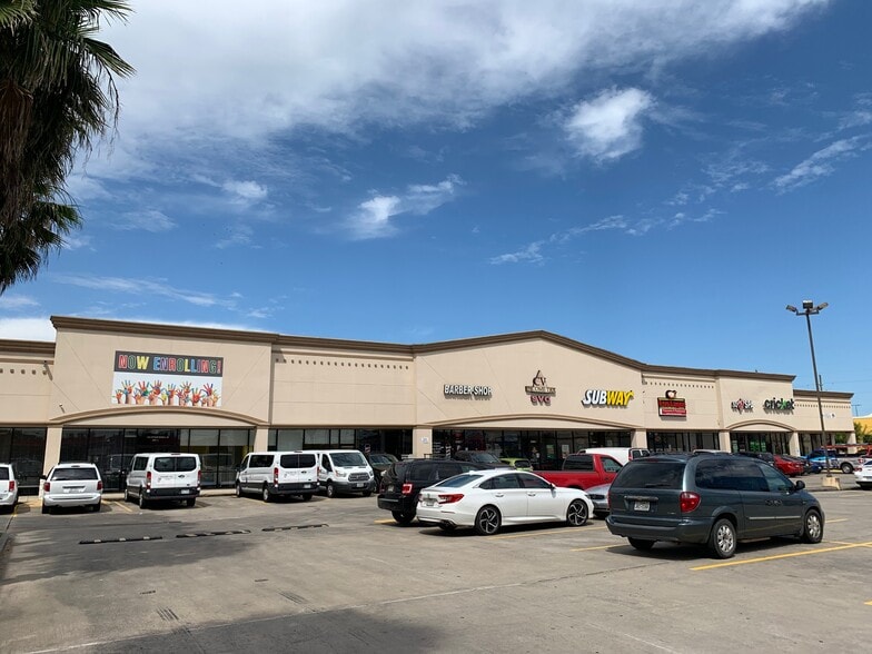 More Photos Of 11243-11245 Veterans Memorial Rd, Houston Unknown For Lease