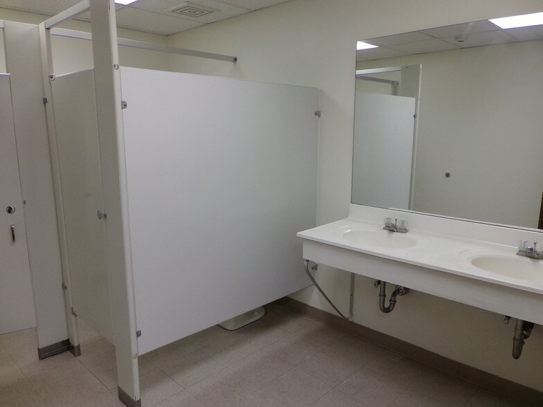 More Photos Of 401 Gilford Ave, Gilford Medical For Sale