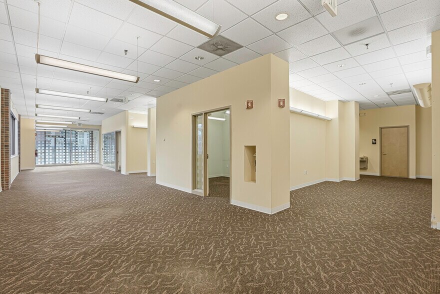 More Photos Of 625 Main St, Fitchburg Office Residential For Lease
